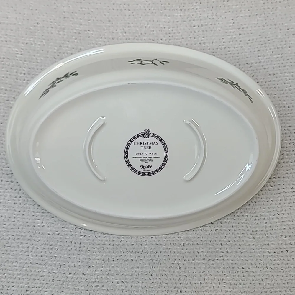 Spode 2000 Vintage Christmas Tree Oven to Table Oval Rimmed Dish in White/Green